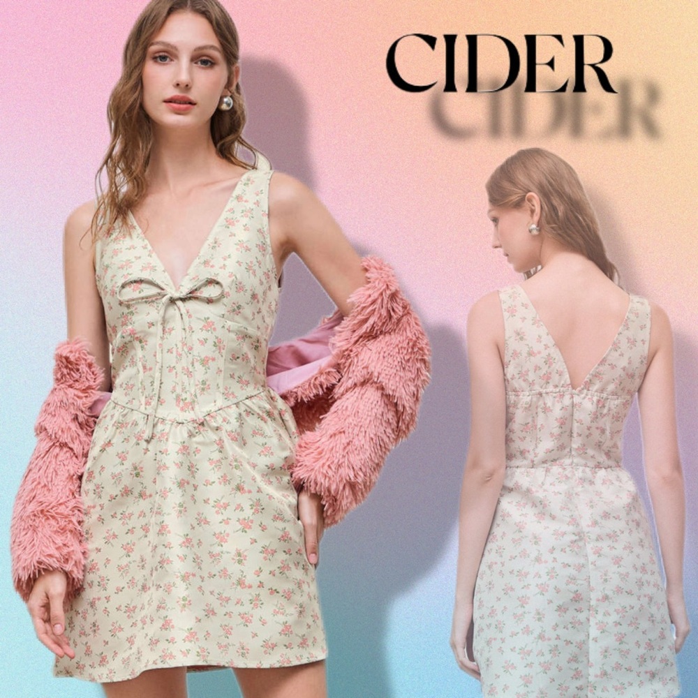 CIDER V-NECK FLORAL KNOTTED CORSET POCKET MINI DRESS - Picture 1 of 12